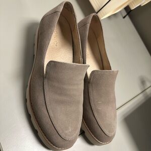 Vionic Kensley Loafer 8.5 wide taupe